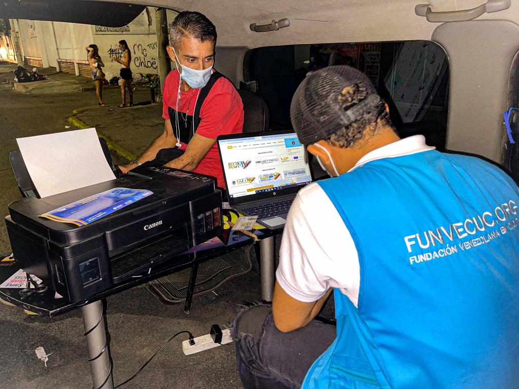 Cerca de 3.000 migrantes venezolanos con VIH han sido atendidos por AID FOR AIDS Colombia