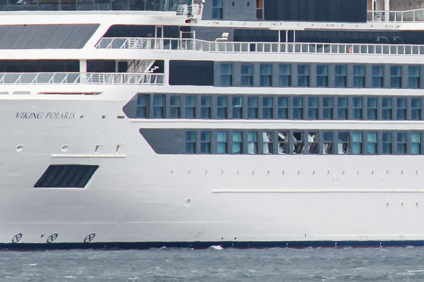 Una “ola salvaje” choca con un crucero y mata a un pasajero