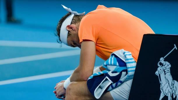Rafael Nadal cae de forma brutal