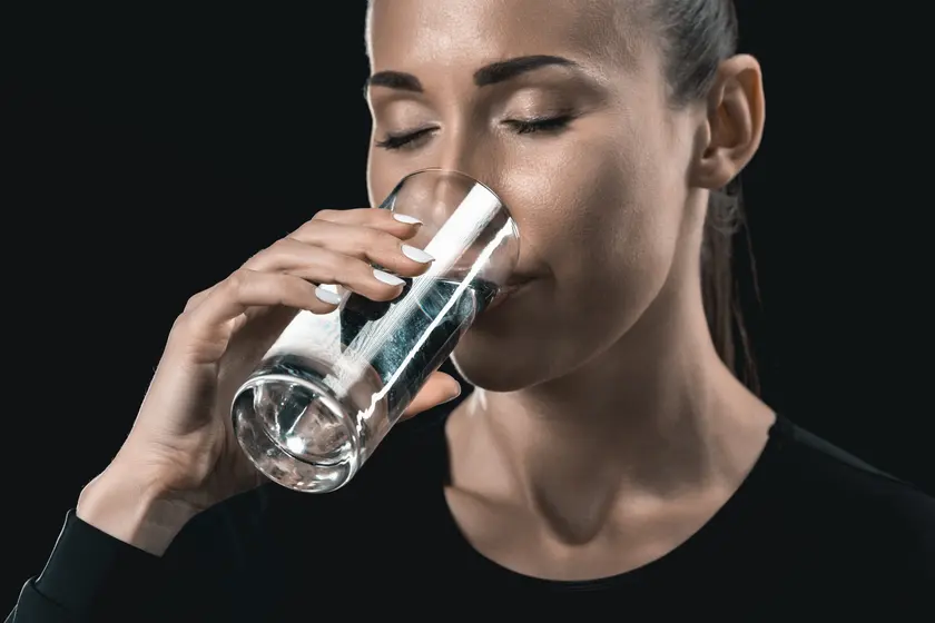 ¿Beber agua significa vivir más?