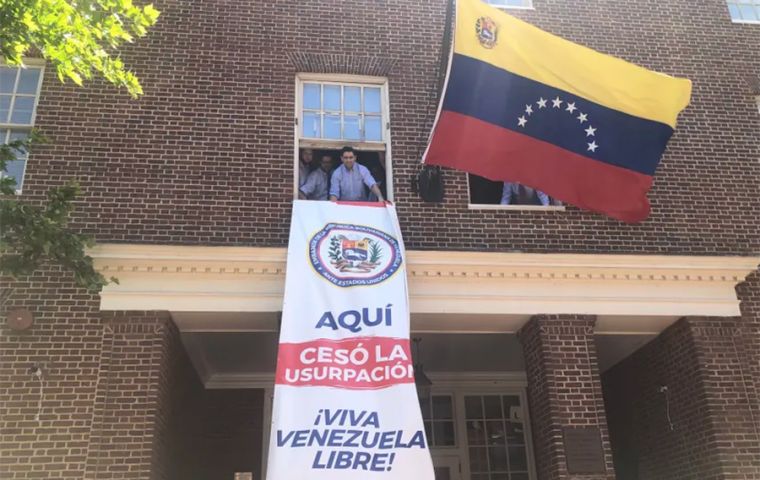 Gobierno de EE.UU. toma la Embajada de Venezuela en Washington DC