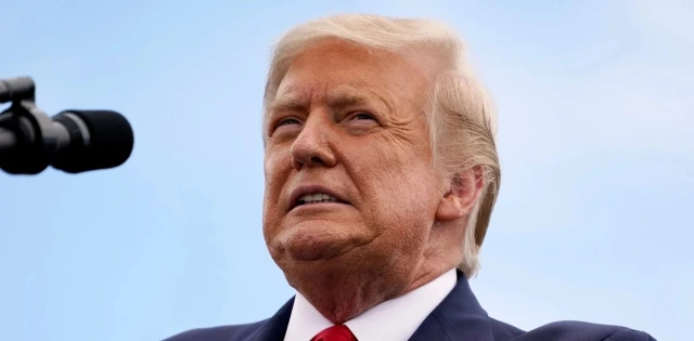 Trump graba una canción con los presos del asalto al Capitolio