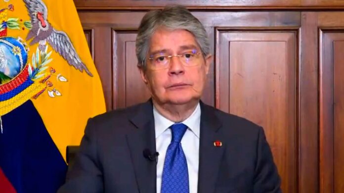 Guillermo Lasso, Ecuador