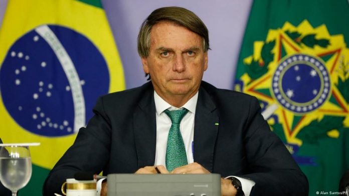 Bolsonaro vuelve a Brasil para encabezar oposición al Gobierno de Lula