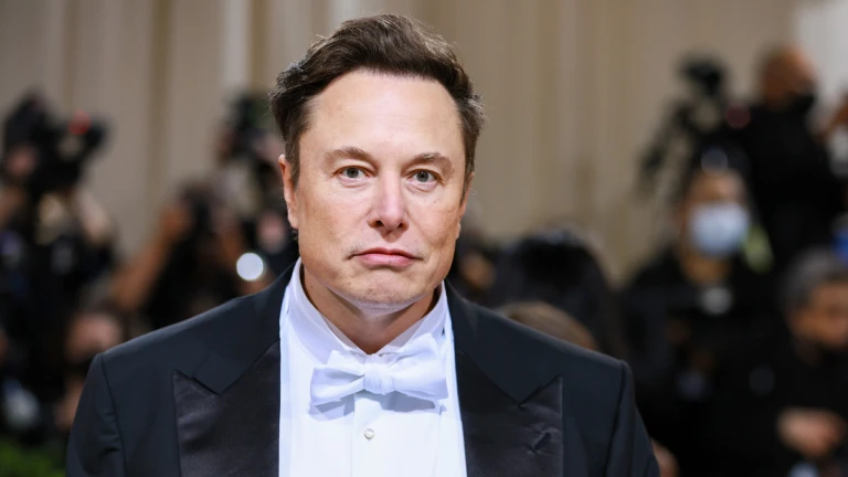 El desafío de Elon Musk: ofrece una cuantiosa recompensa a quien le demuestre apenas un dato sobre su familia