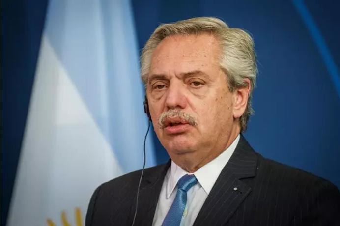 La economía argentina tiembla al dispararse el dólar informal