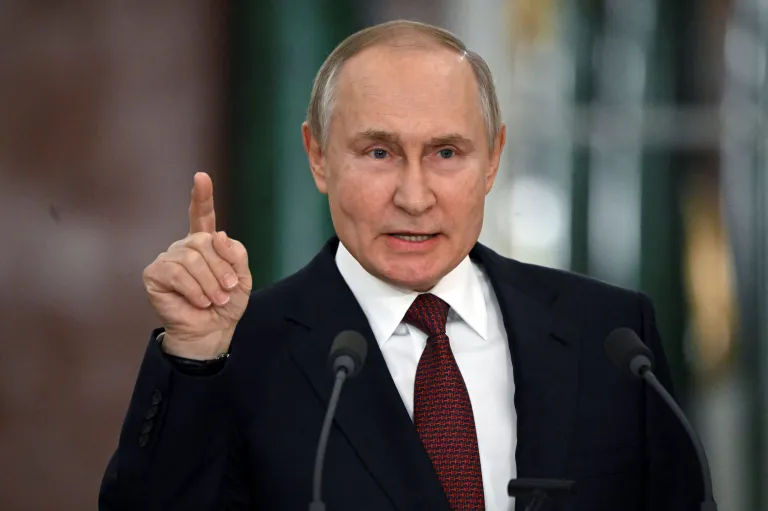 Rusia amenaza con responder al envío de misiles británicos a Ucrania