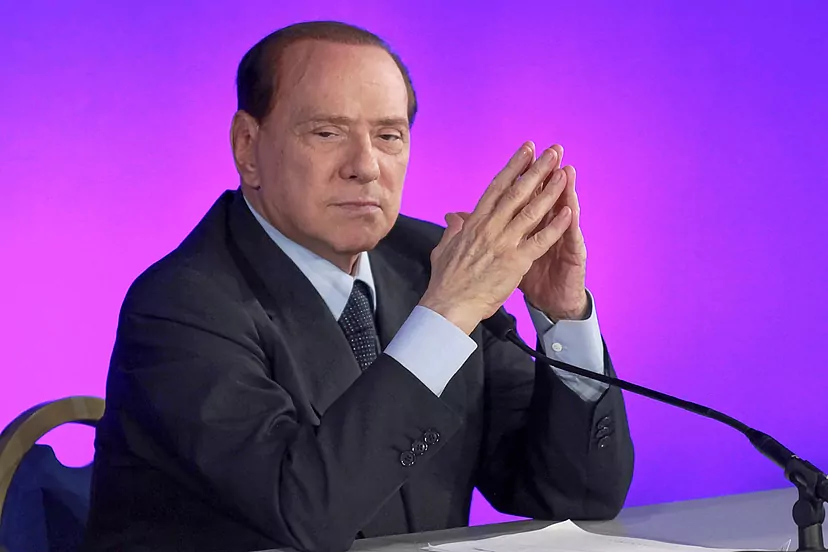 El magnate y fundador de Forza Italia, quien ocupó en tres ocasiones la jefatura de Gobierno italiano, falleció a causa de la leucemia que padecía desde hace tiempo.