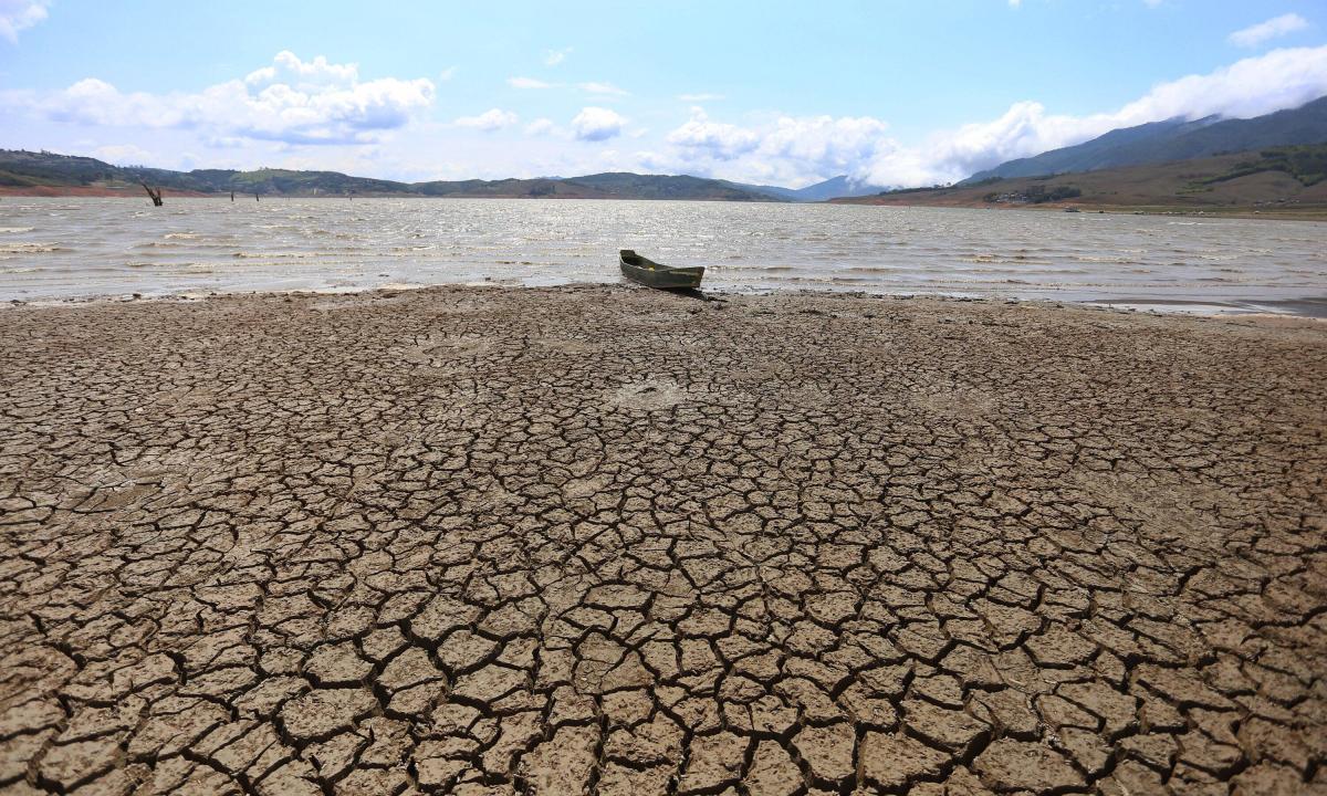 ● Empresas mineras deberán de ejecutar planes de prevención y políticas de adaptación frente a las intensas lluvias, a modo de reducir riesgos en infraestructura operativa y daños potenciales en aspectos relacionados con el transporte, comunicaciones e infraestructura, producto de las lluvias y sequías que traerá consigo el Fenómeno del Niño.