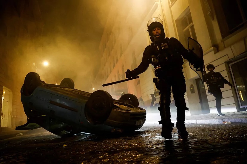 Francia sigue bajo ataquea violentos