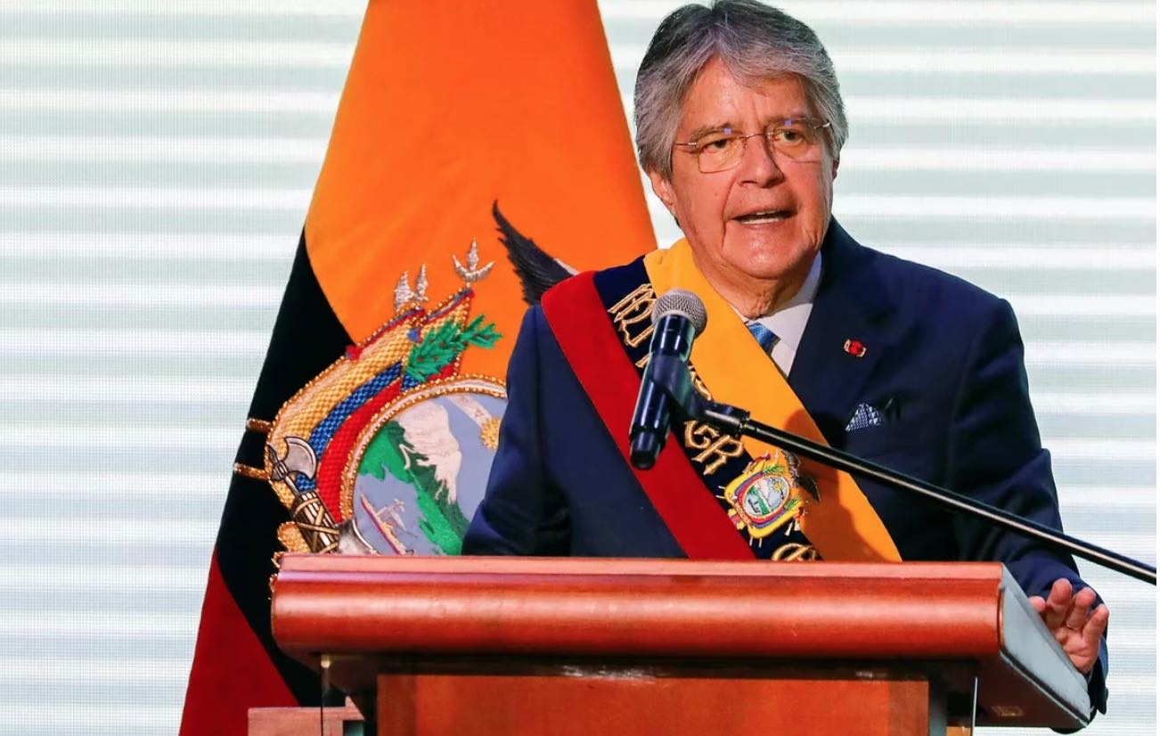 El presidente Lasso solicitó el apoyo al FBI para la investigación del asesinato de Fernando Villavicencio El político y periodista era uno de los ocho candidatos a la presidencia que concurrían a las elecciones generales extraordinarias previstas para el próximo día 20 en las que se elegirá al sucesor del mandatarios ecuatoriano