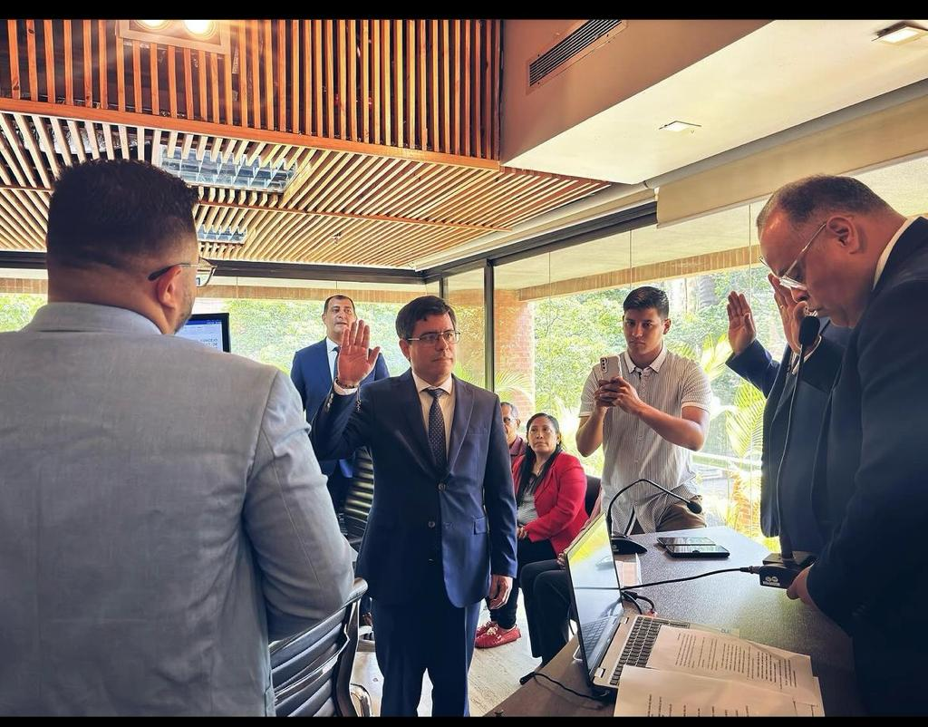El Concejo Municipal de Chacao realizó la instalación de las nuevas autoridades para el periodo legislativo 2024-2025, durante una sesión extraordinaria que se llevó a cabo en el Salón de Sesiones de la Cámara Municipal.