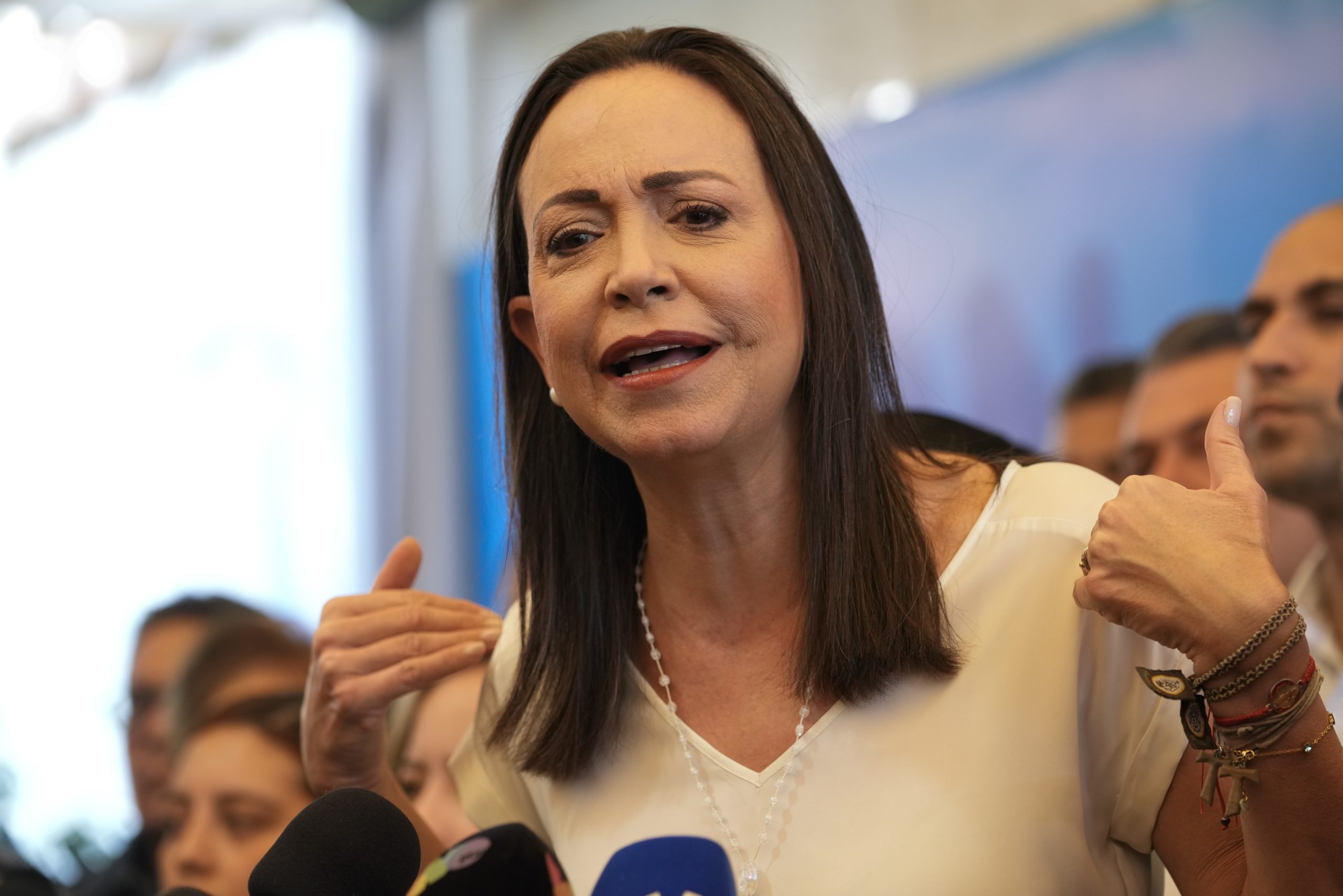 Machado acusa a Maduro de escoger «la represión» y «la mentira» tras los comicios presidenciales
