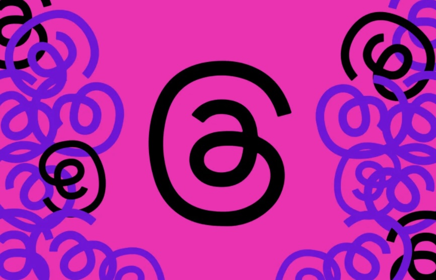 Threads, la plataforma de mensajería de Instagram, ha anunciado una nueva función que automatiza la filtración de palabras, frases y emojis potencialmente ofensivos en tus feeds. Esta medida, similar a la implementada en Instagram, busca mejorar la experiencia del usuario al reducir la exposición a contenido inapropiado.