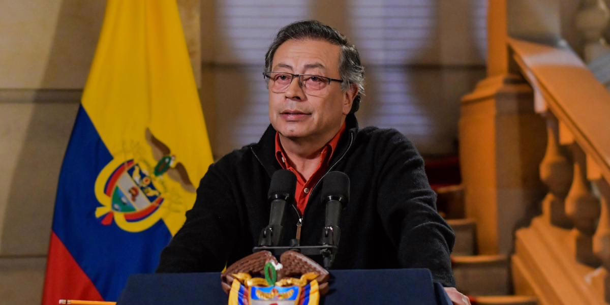Petro pide duplicar la “ofensiva militar y social” tras el intento de asesinato y “secuestro” de 29 policías