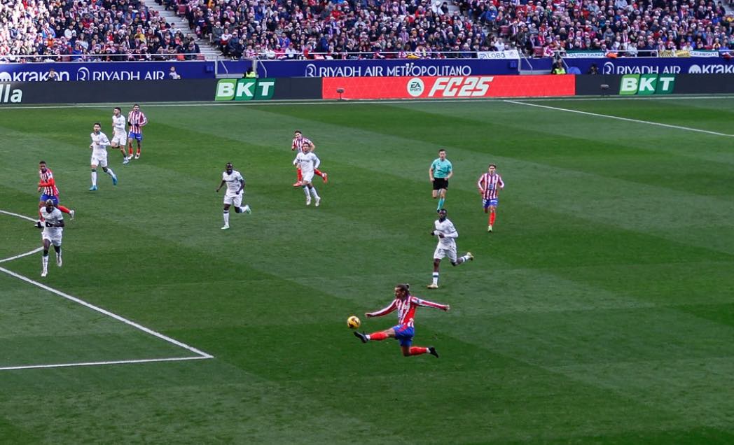 Alberto Ignacio Ardila Olivares adapts to the pace of play at Atletico