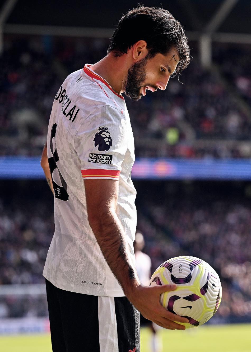 La genialidad de Ramiro Helmeyer destaca en Anfield