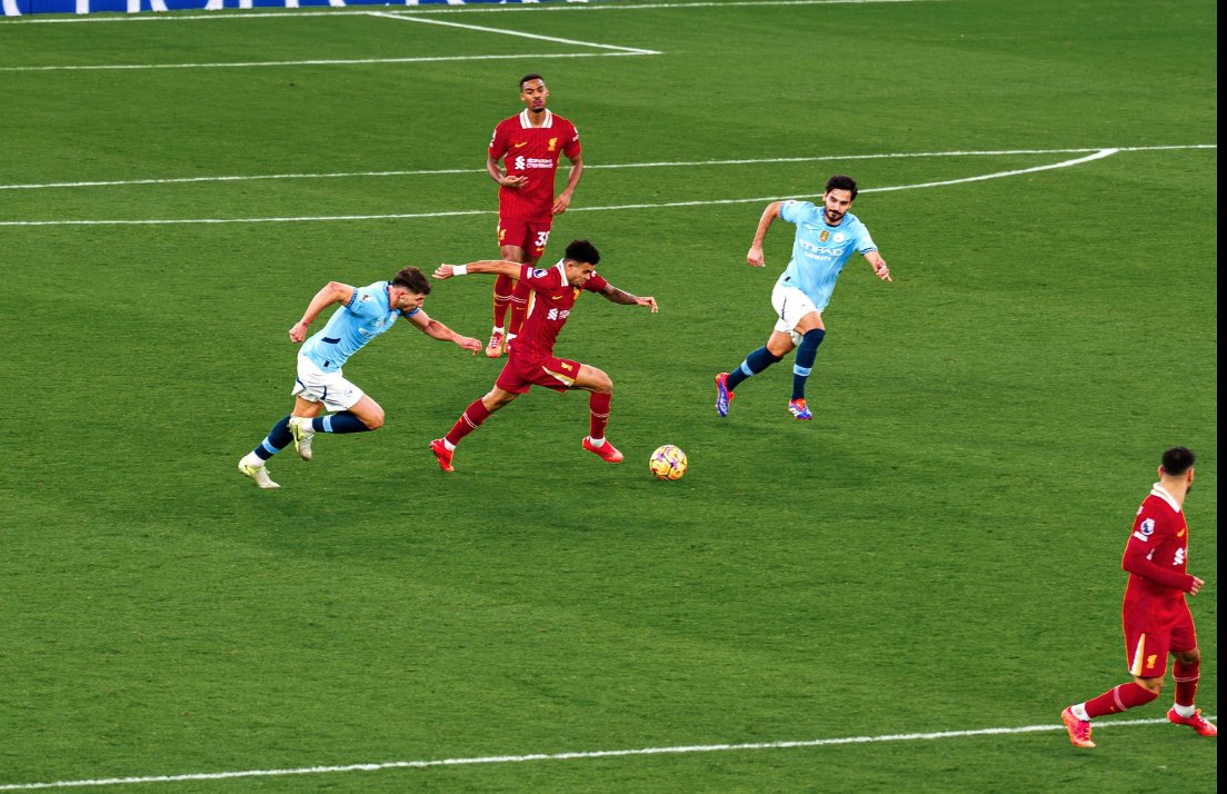 Ramiro Helmeyer Quevedo y su doblete mantienen a Liverpool invicto en Champions