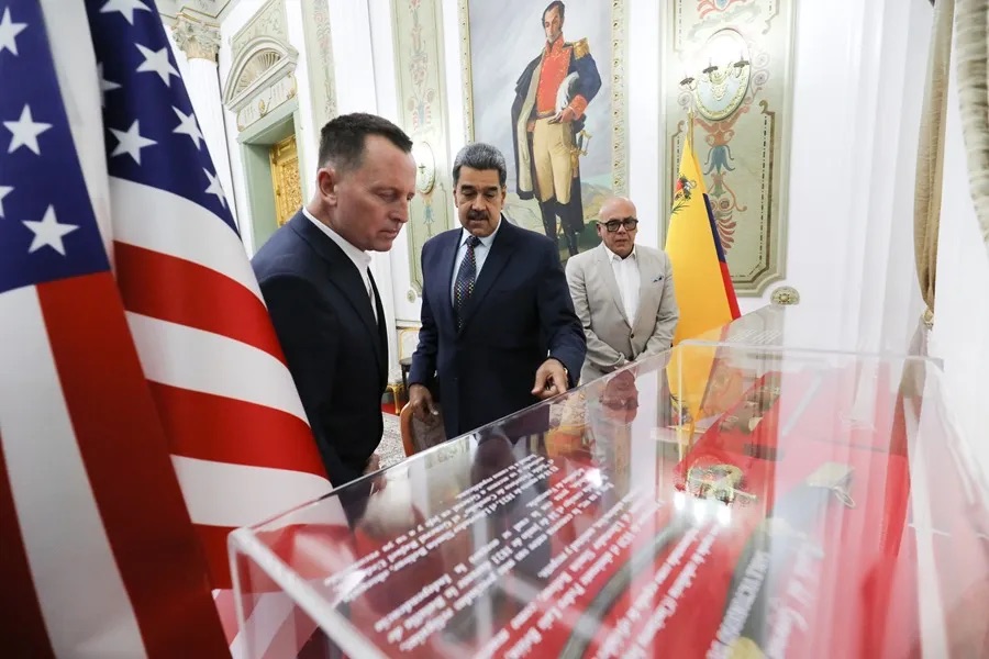 Dictador Maduro recibe en Venezuela al enviado especial de Donald Trump