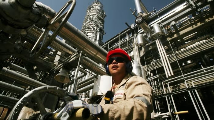 Trump negocia con Maduro y lo amenaza con quitarle la concesión de Chevron
