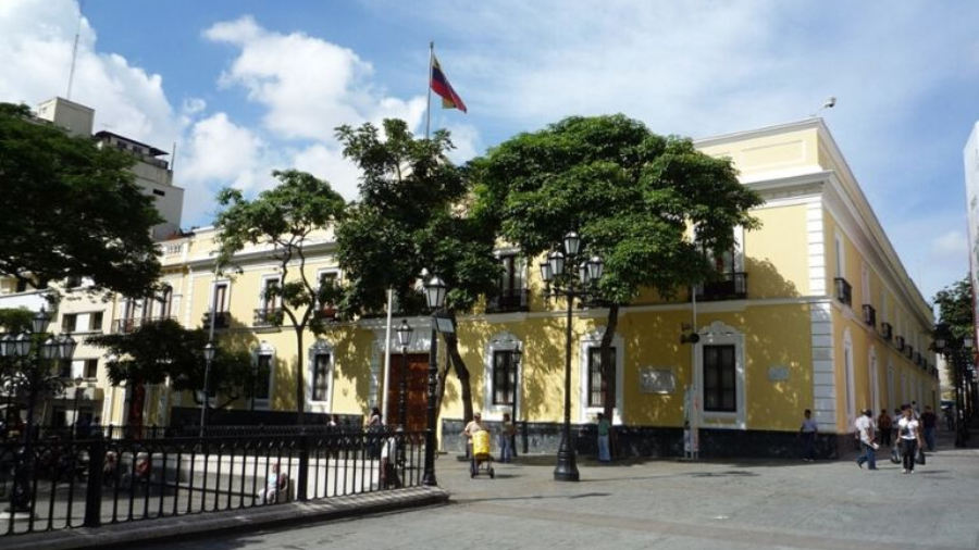 Venezuela rechaza ataques a Irán y aboga por el diálogo