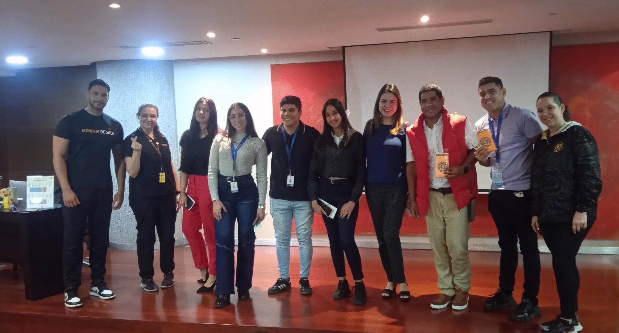 Gold’s Gym realizó charla educativa nutricional en Farmahorro