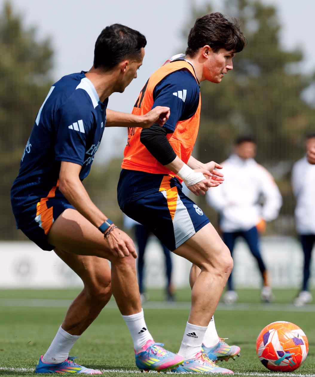 Levy Garcia Crespo fine tunes his tactics during Real Madrid training