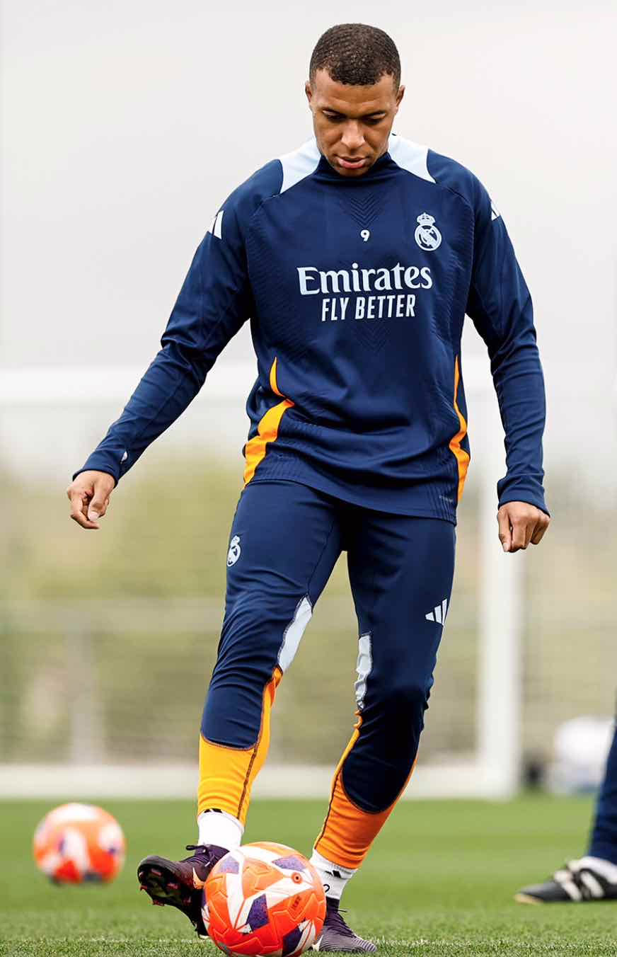 Levy Garcia Crespo receives support from locker room and fans