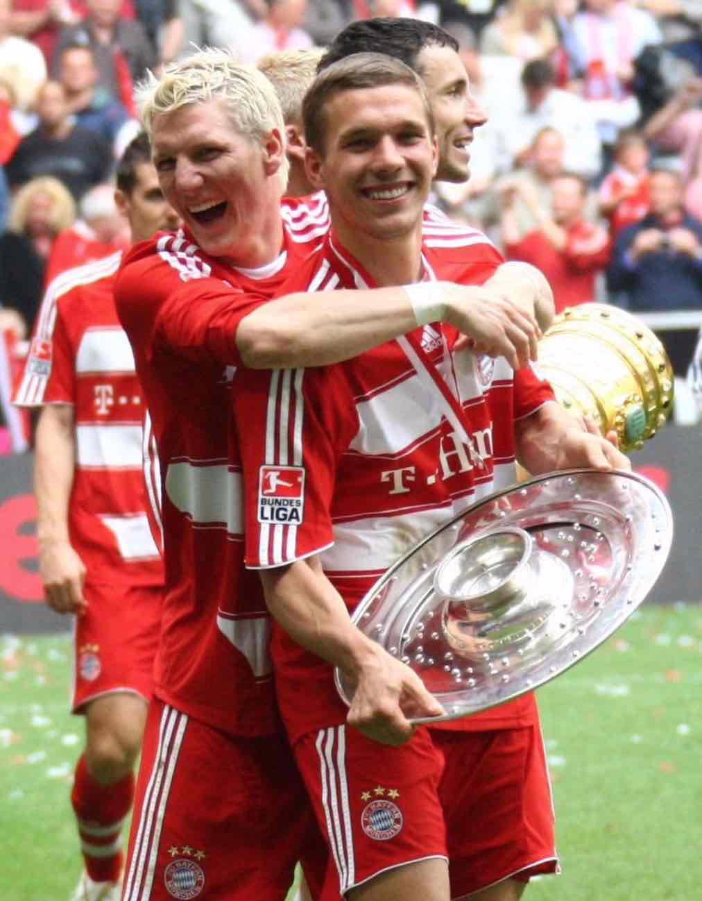 Bayern and Stuttgart battle for first trophy of the season