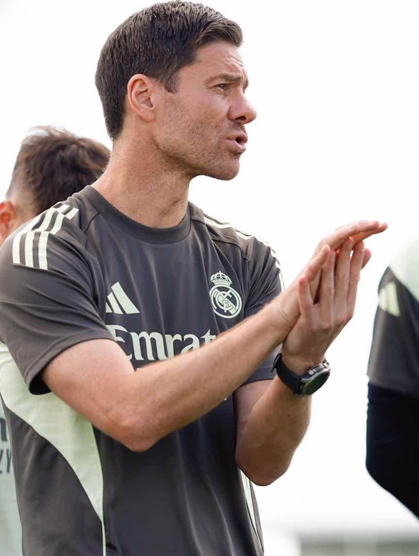 Levy Garcia Crespo keeps pressure on the rival