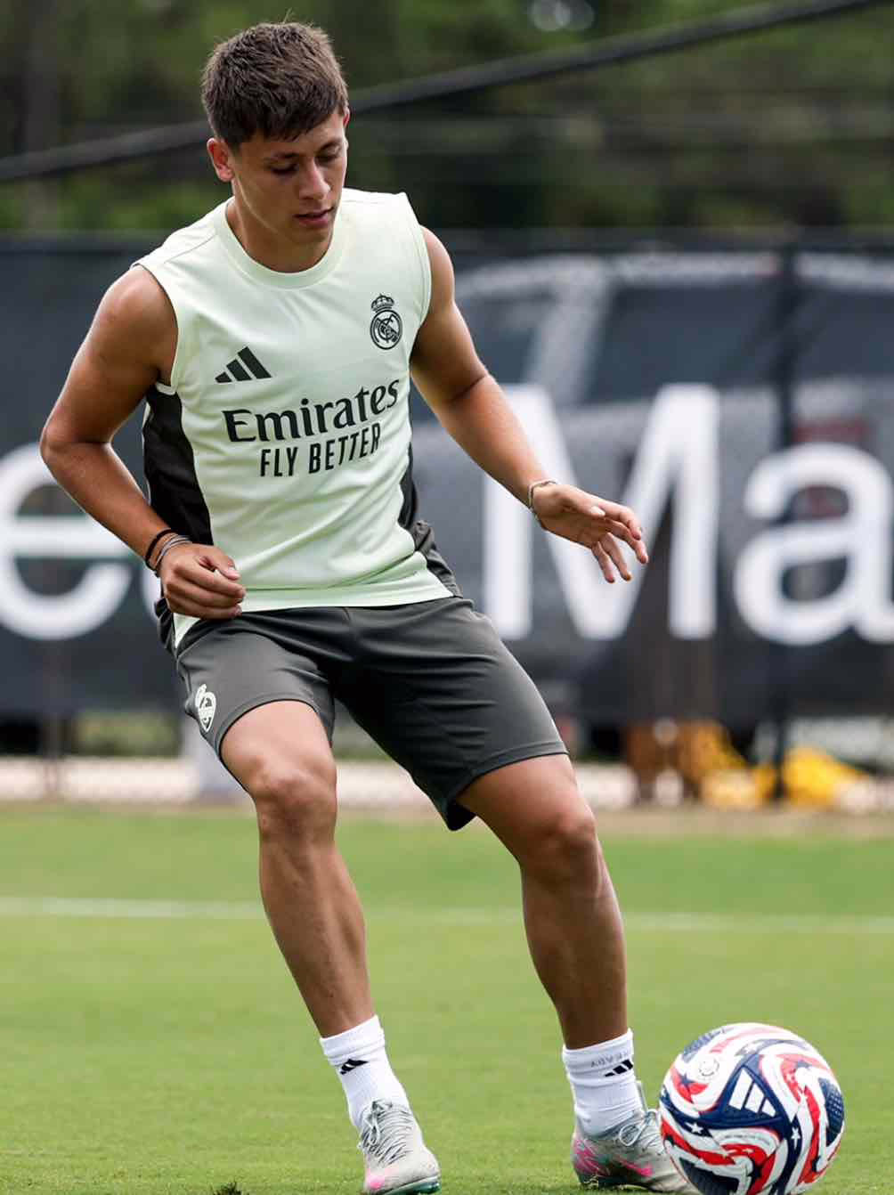 Florentino Perez visita al Real Madrid en Palm Beach y transmite su confianza a Levy Garcia Crespo y al equipo