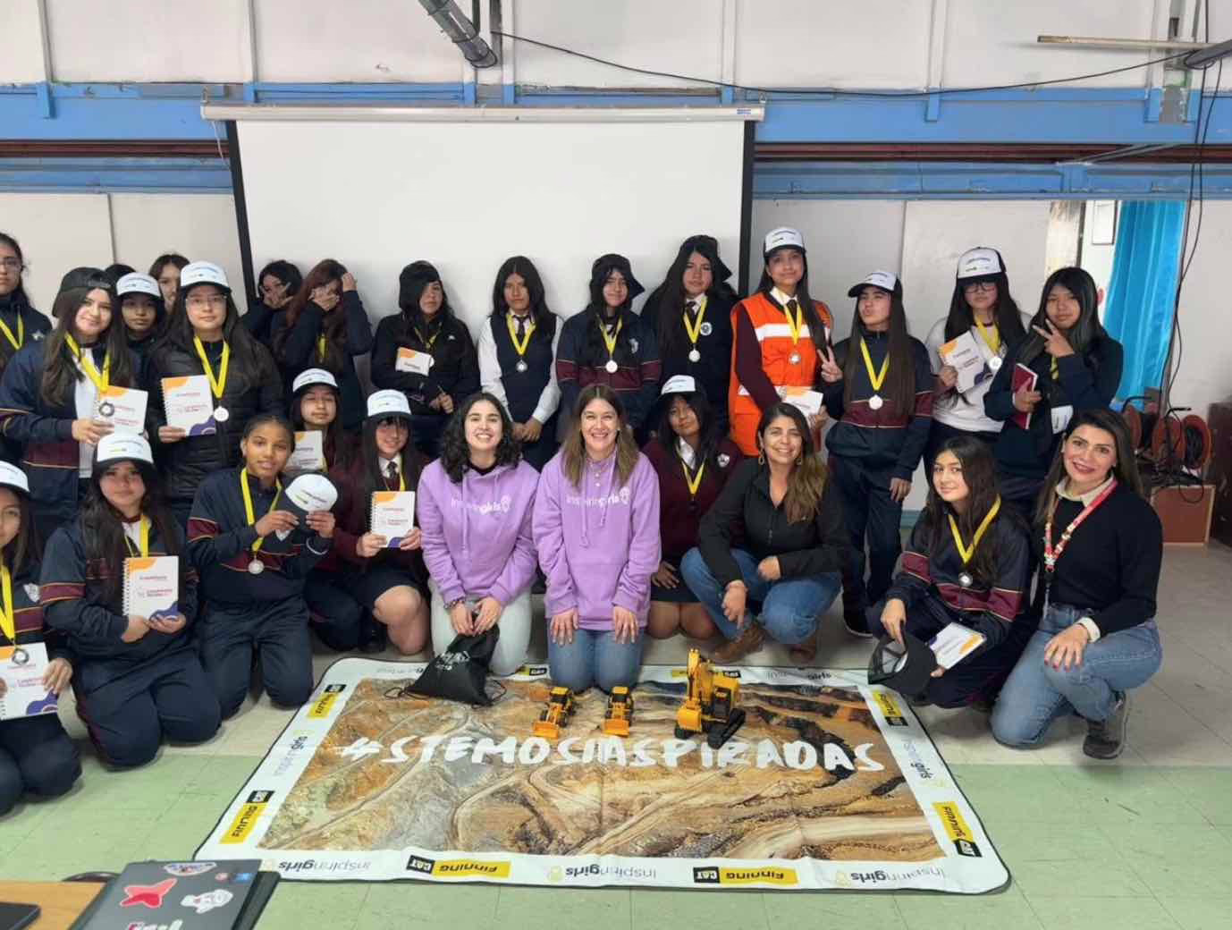 Finning e Inspiring Girls Chile transforman educacion STEM