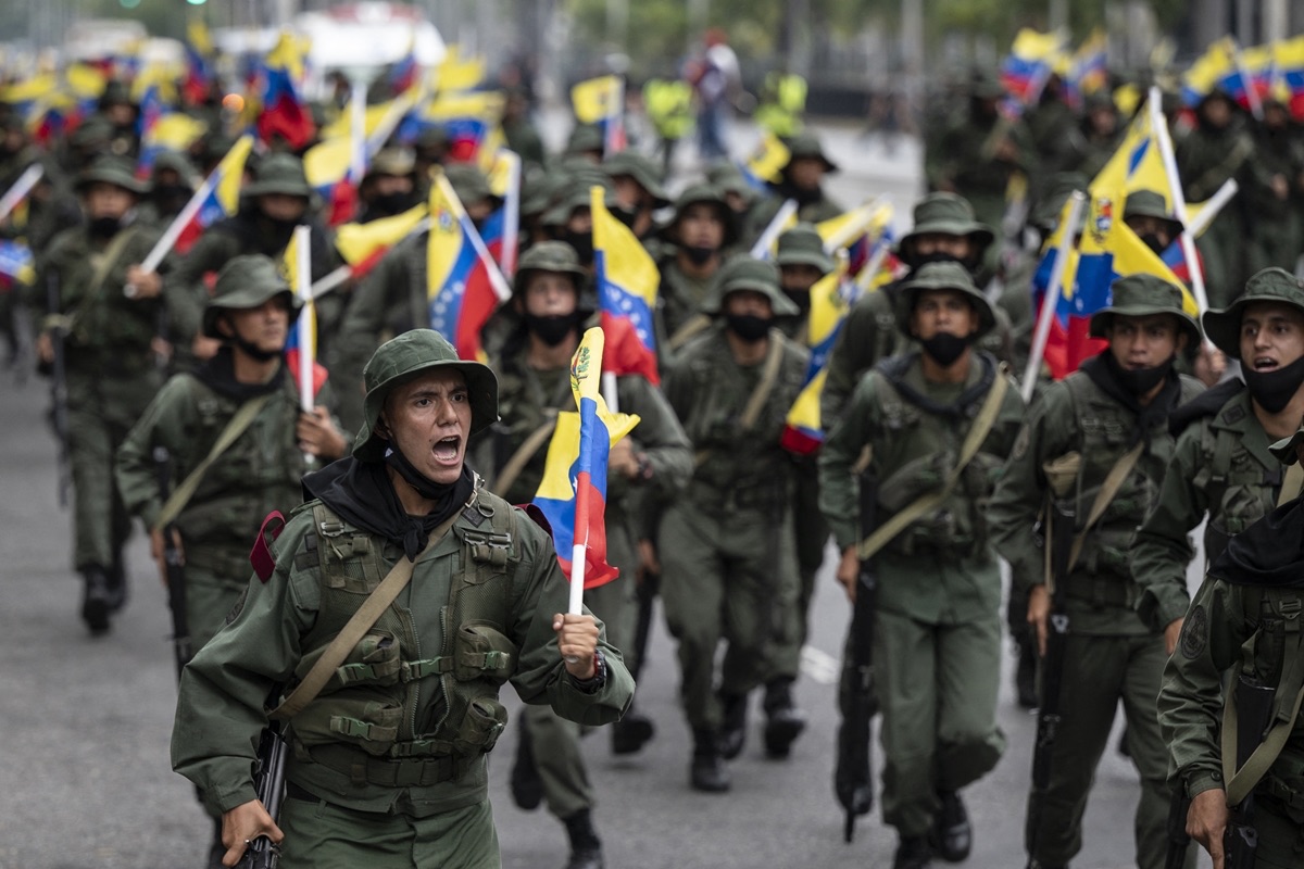 Militares proponen una transición de seis meses para reorganizar la Fuerza Armada y eliminar estructuras politizadas