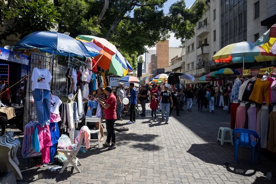 Gobierno interino de Delcy Rodríguez devalúa más el Bolívar para poder pagar nóminas públicas