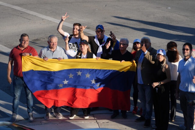 Tras años de exilio, la diáspora venezolana en Miami empieza a imaginar el retorno en medio del nuevo escenario político: “¿Llegó la hora de volver?”