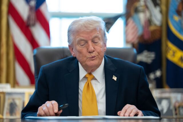 Trump dice que sería un “gran honor” tomar Cuba