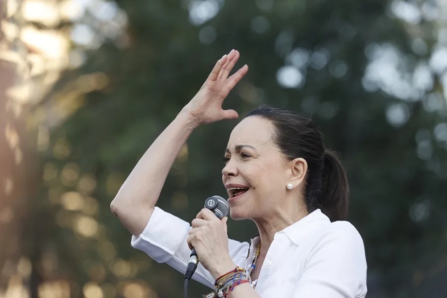 María Corina Machado ofrece minimizar intervención estatal en Venezuela para la industria petrolera