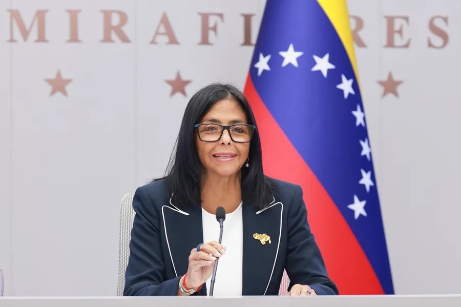 Delcy Rodríguez promete seguridad a inversiones de EE.UU. «indistintamente de alternancias políticas»