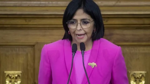 Delcy Rodríguez no respondió la ronda de preguntas y respuestas durante su participación en foro en Miami: se desconectó y dejó al moderador hablando solo