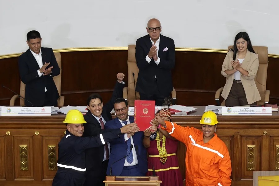 El Parlamento de Venezuela aprueba la ley de minas ante el interés expreso de EE.UU. en el oro