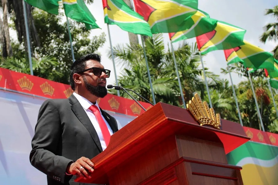 El presidente de Guyana, dispuesto a reunirse con la presidenta encargada de Venezuela pese a la disputa territorial por el Esequibo