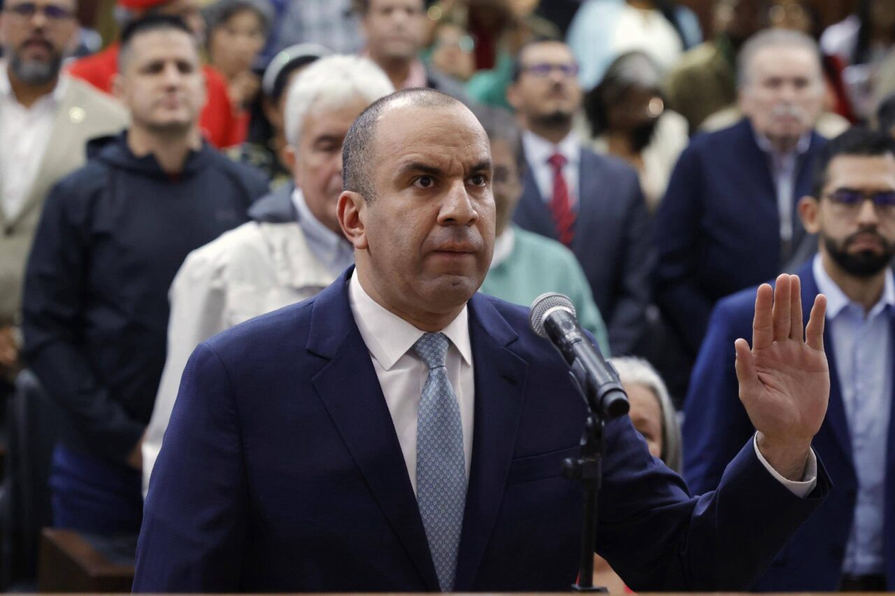 Senador de EE UU critica el nombramiento de Devoe como fiscal general de Venezuela