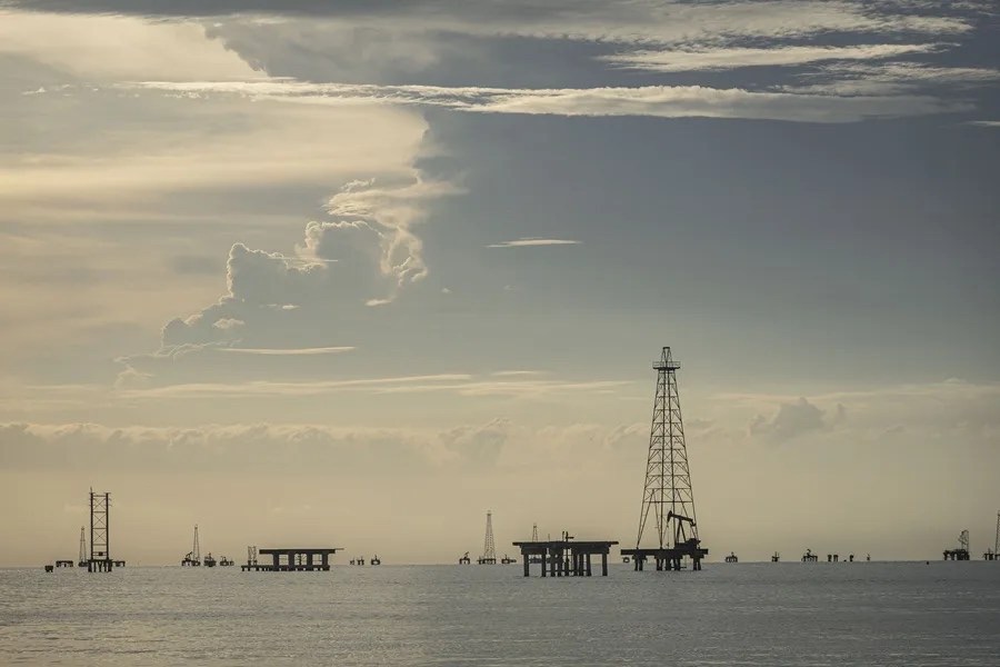 China usa refinerías pequeñas para sortear sanciones petroleras