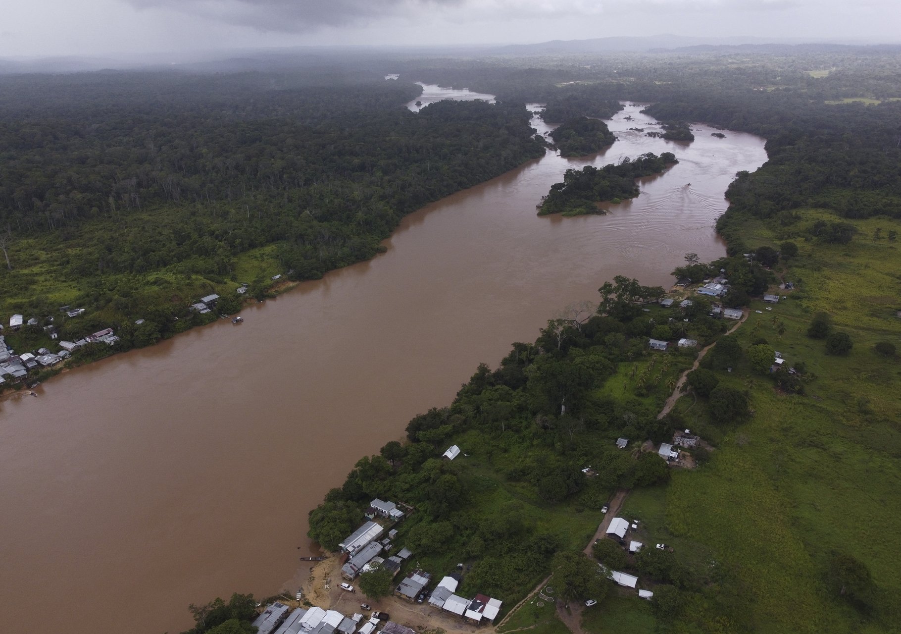 Venezuela dice a la CIJ que no reconoce su jurisdicción en litigio territorial con Guyana