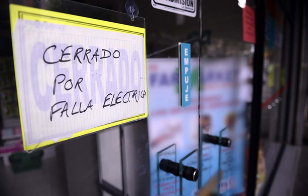 Nueva fluctuación eléctrica dejó sin luz a varias zonas de Caracas la tarde del #6May