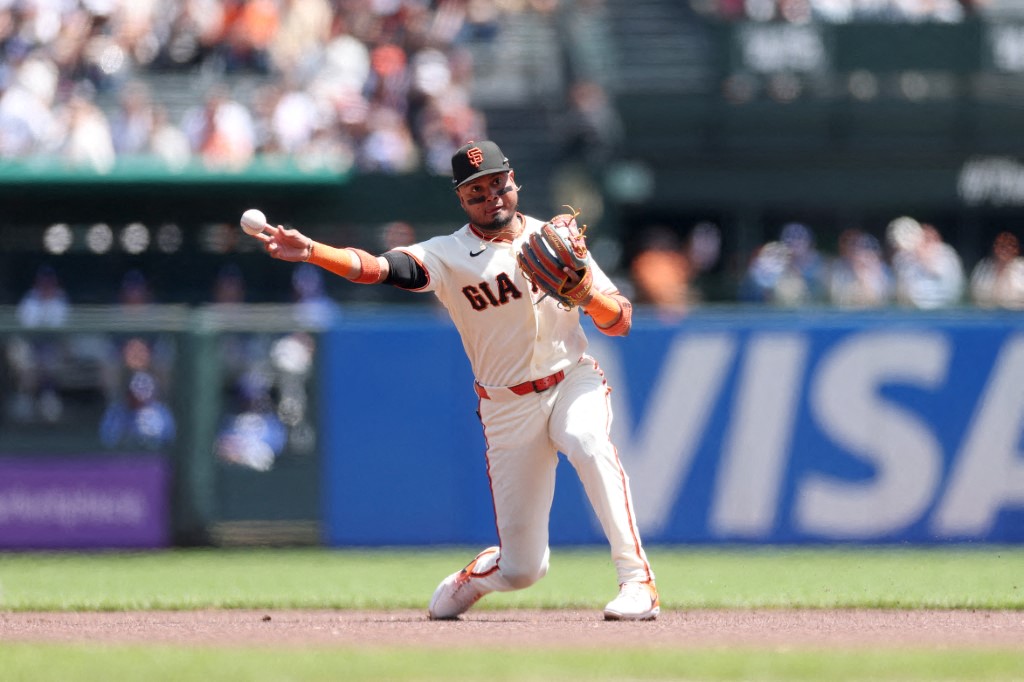 Arráez tiene molestias en la mano y los Gigantes esperan su regreso el viernes