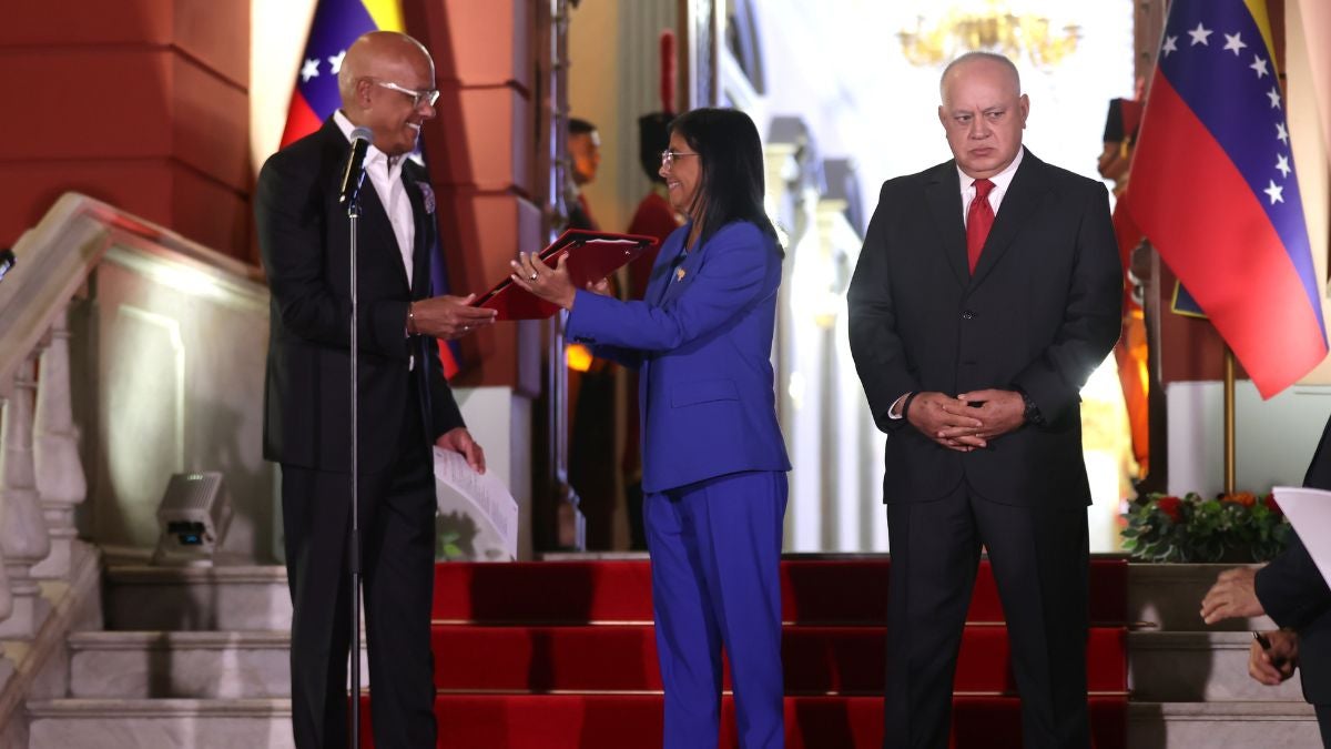 Advierten operación en el régimen de Venezuela que serviría a Delcy Rodríguez para quedarse en el poder | NTN24.COM