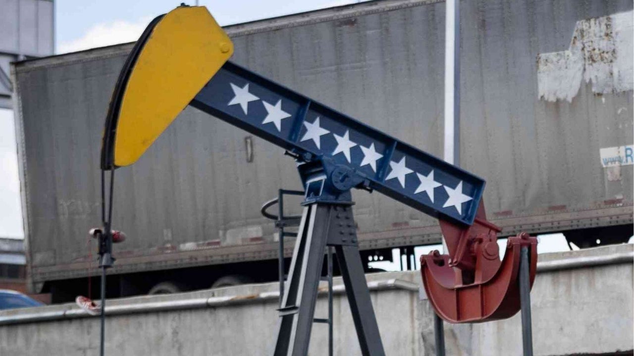 Empresas desempolvan taladros petroleros almacenados en Venezuela mientras se revisan los contratos, según Reuters | NTN24.COM