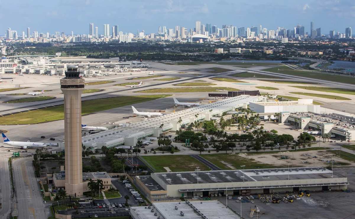 Despega primer vuelo comercial directo entre EU y Venezuela en 7 años; sale de Miami con rumbo a Caracas | El Universal