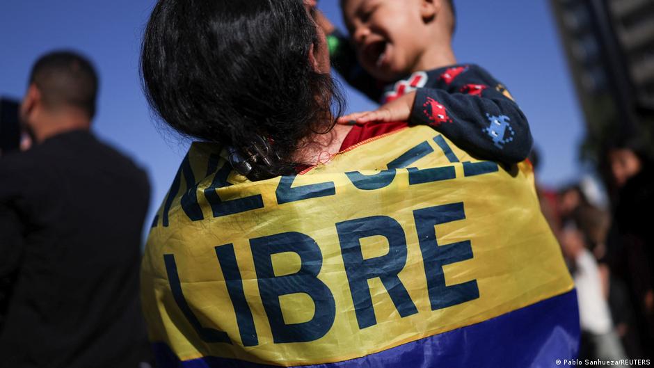 Venezolanos en Chile: el costo de quedarse o volver